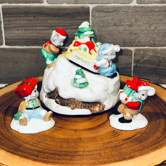 House of Lloyd Other - Vintage 1990 House of Lloyd Christmas Mouse “Matches” Decor (use to play music)